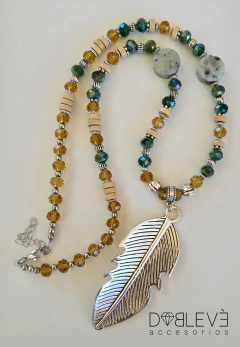 Collar pluma con piedras naturales - comprar online