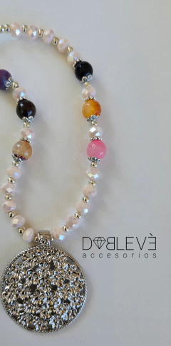 Collar Medallón flores PIEDRAS Y CRISTALES en internet
