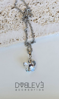 Collar con dije de cristal - Mariposa en internet