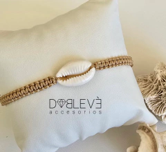 Tobillera buzio y macramé en internet