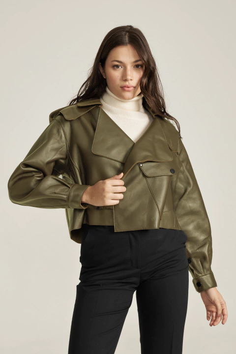 Jaqueta Oversized em Couro Verde Oliva