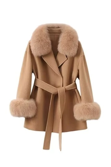 Sobretudo Curto Liso com Pele Caramelo - comprar online