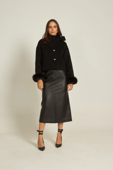 Saia Midi em Couro Preta - comprar online