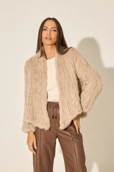 Casaco Tricotado em Pele com Pontas Bege