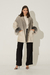 Casaco Oversized Pele nos Punhos Bicolor Cinza na internet