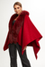 Poncho com aplicação de Pele Vermelho na internet