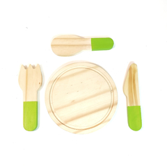 Set platito y cubiertos verde