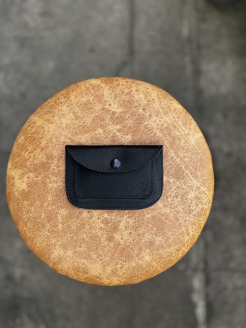 CARTEIRA COMPACTA CIRCULAR - PRETO - comprar online
