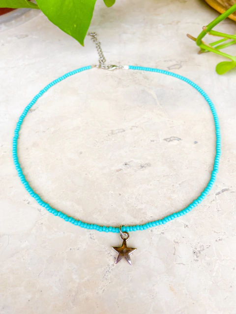 colar star com miçanguinha