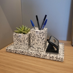 Vaso Quadrado Multiuso em Granilite - ConcretAM - Design e funcionalidade
