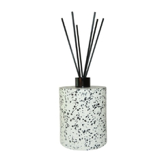 Difusor de Aromas Cilíndrico em Granilite - ConcretAM - Design e funcionalidade