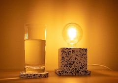 Luminária Quadrada em Granilite na internet