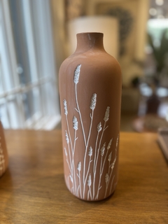 Vaso terracota flores brancas G na internet