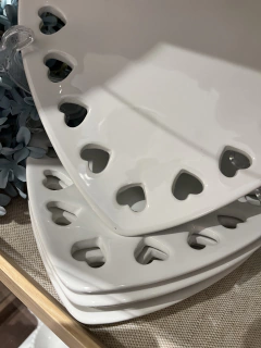 Prato coração vazado | Raso - comprar online