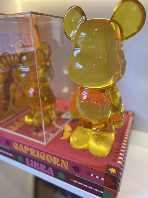 Escultura gummy bear ambar G