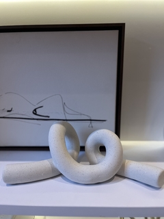 Escultura orgânica em cerâmica elo deitado - comprar online