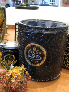 Vela pote vidro luxe 80h Freesia Clementine - comprar online