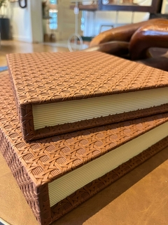 Caixa livro treliça caramelo P na internet