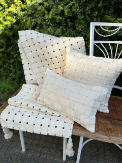 Peseira trancê Off White - comprar online