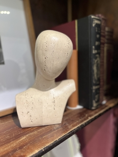Escultura Busto Travertino P
