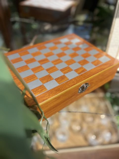 Caixa jogo xadrez e cantil - comprar online