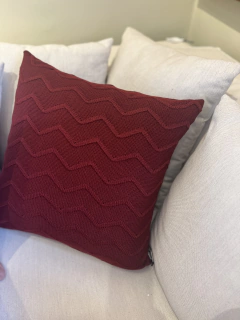 Almofada tricô marsala