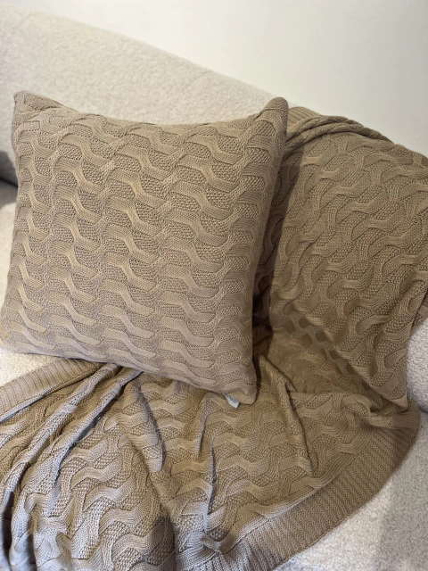 Almofada tricô avelã