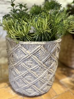 Cachepot efeito macrame cinza