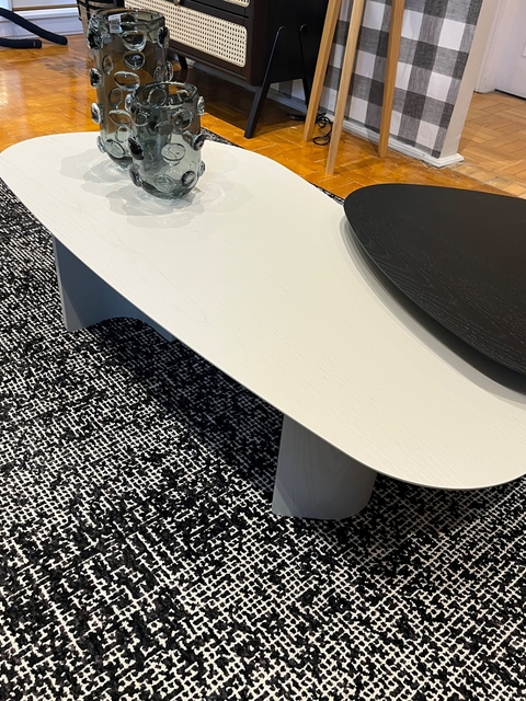 Mesa de centro orgânica média - off white