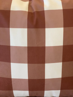 Almofada xadrez terracota na internet