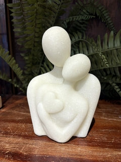 Escultura casal off white - comprar online
