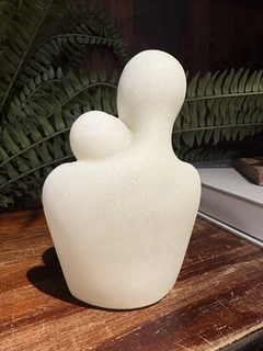 Escultura casal off white na internet