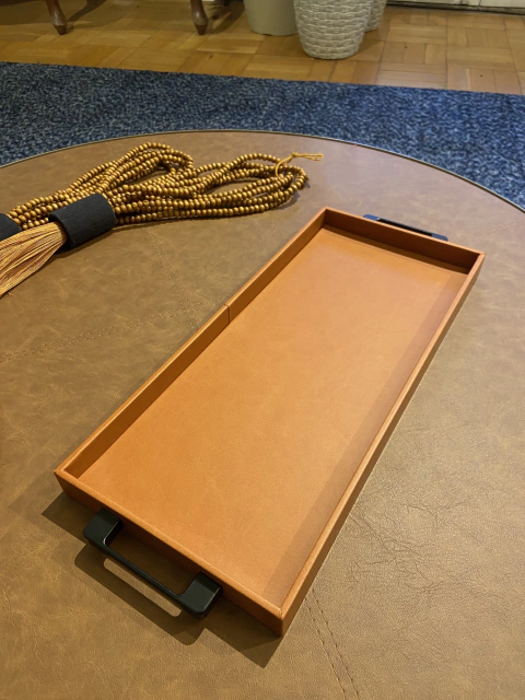 Bandeja caramelo com alça G