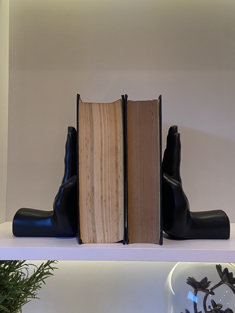 Suporte/Aparador livros Mãos
