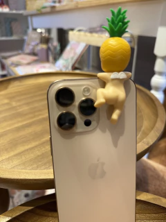 Bonequinha abacaxi na internet