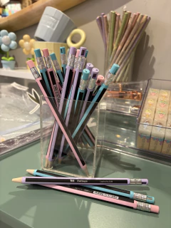 Lapiseira college lilás na internet