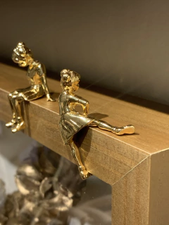 Escultura menina sapeca - comprar online
