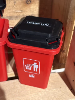 Lixeirinha vermelha na internet