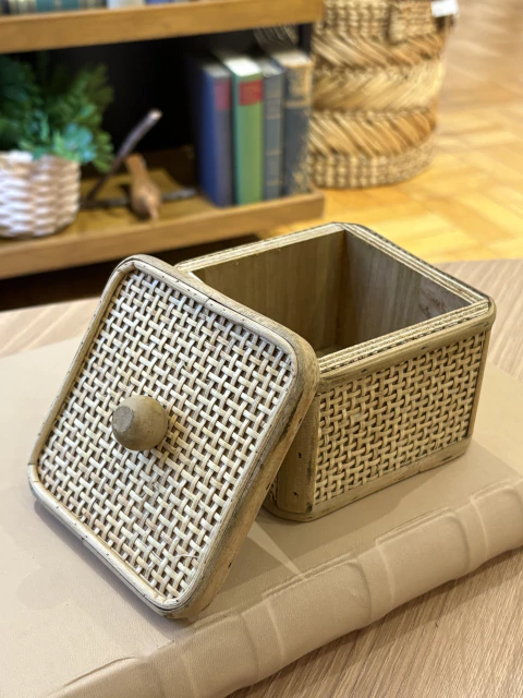 Caixa G em rattan P - comprar online