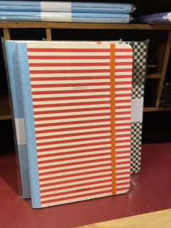 Caderno pautado Vitra