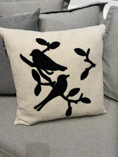 Almofada bordado pássaros