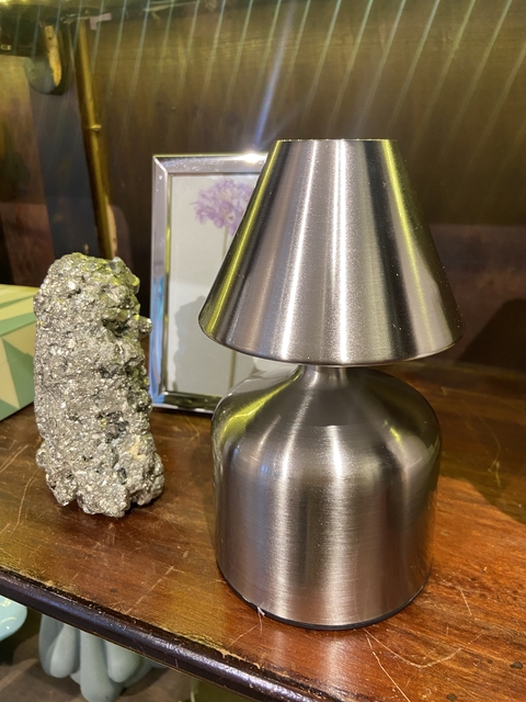 Mini luminária de mesa prata