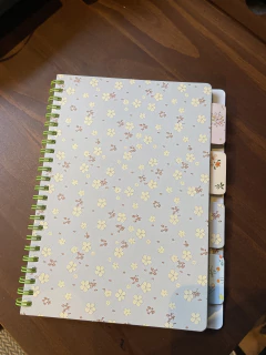 Caderno floral lilás