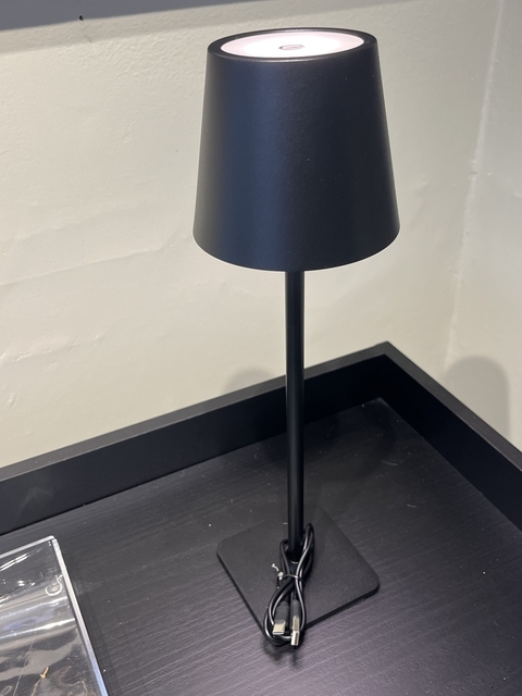 Luminária touch comprida preta