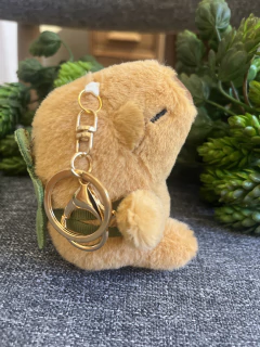 Chaveiro pelucia Capivara (tartaruga) - Studio54decora