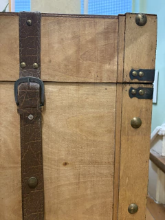 Imagem do Baú em madeira e metal G