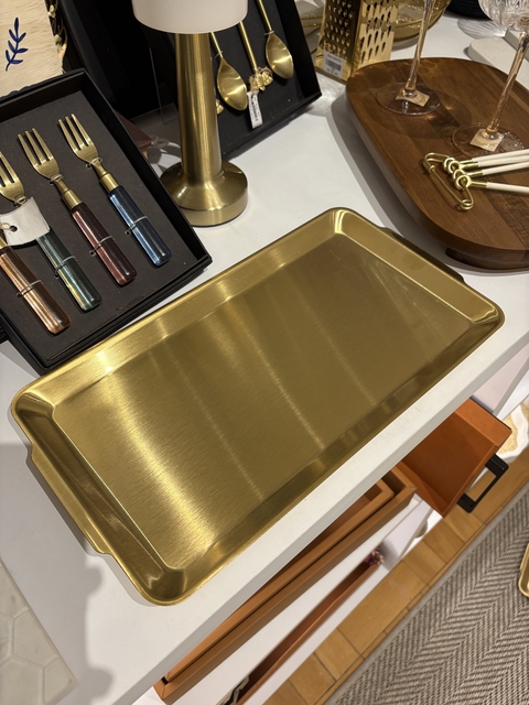 Bandeja metal dourada G - comprar online