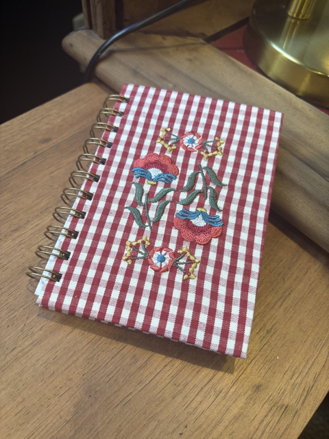 Caderno xadrez flores - comprar online