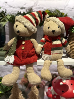 Ursa em pelúcia touca listrada - comprar online