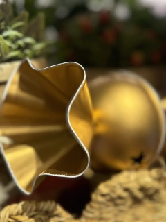 Bombom/bala dourada na internet